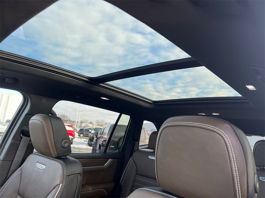 2026 GMC ACADIA - Image 27