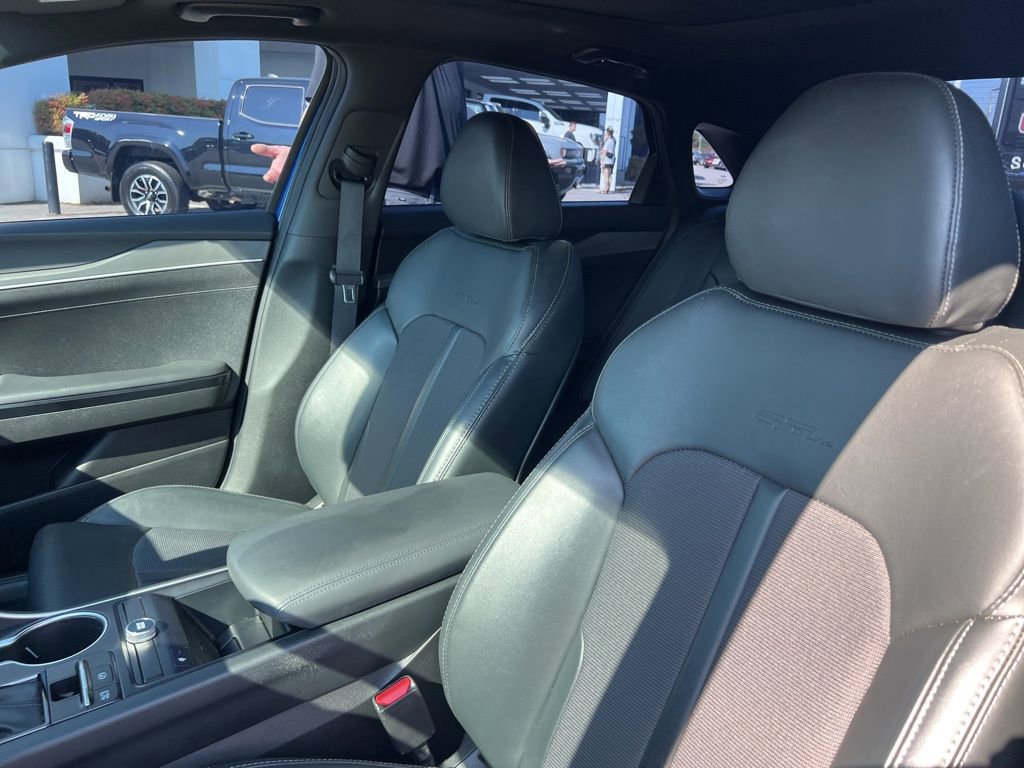2023 Kia K5 GT-Line photo 11