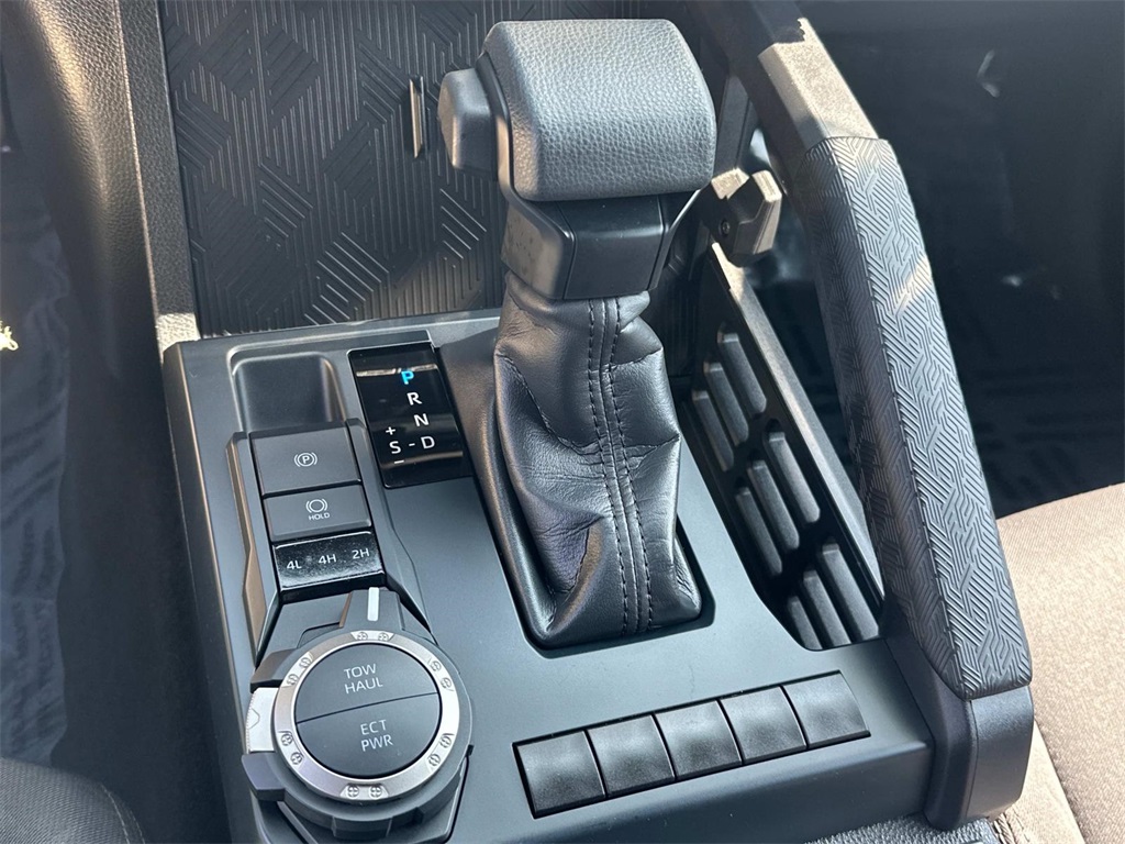 2025 Toyota Tacoma SR5 photo 20