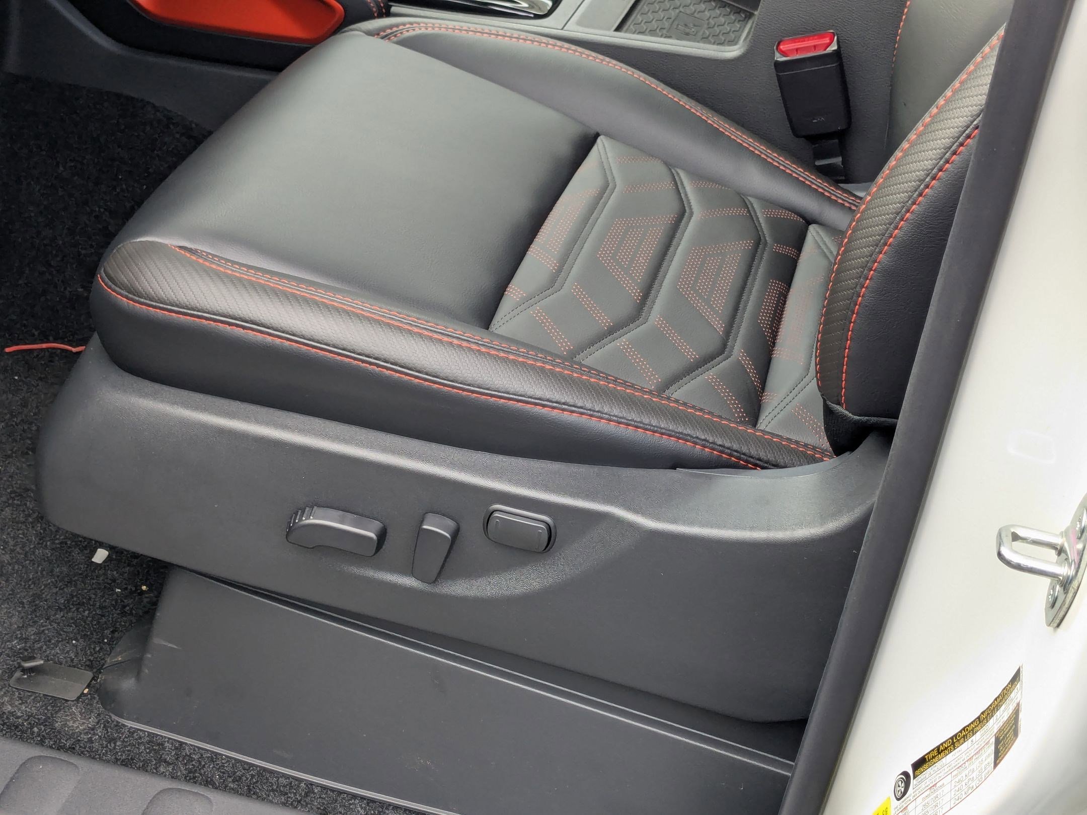 2025 Nissan Frontier PRO-4X photo 4