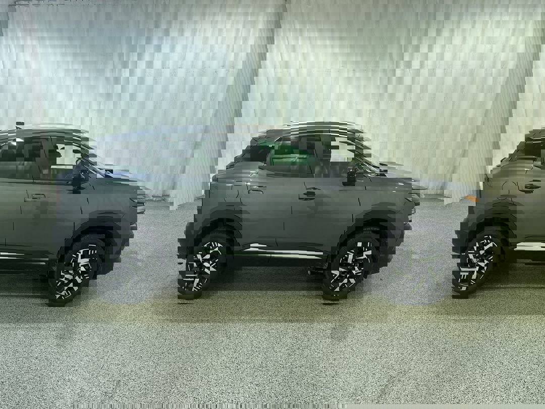 2026 Nissan Kicks SV photo 4