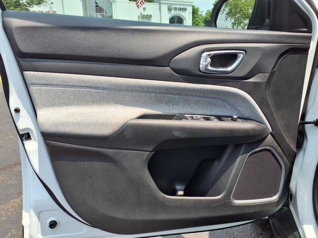 2022 Jeep Compass Latitude photo 10