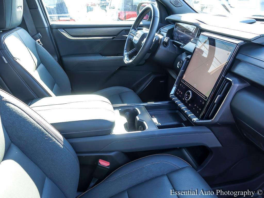 2024 GMC ACADIA - Image 32