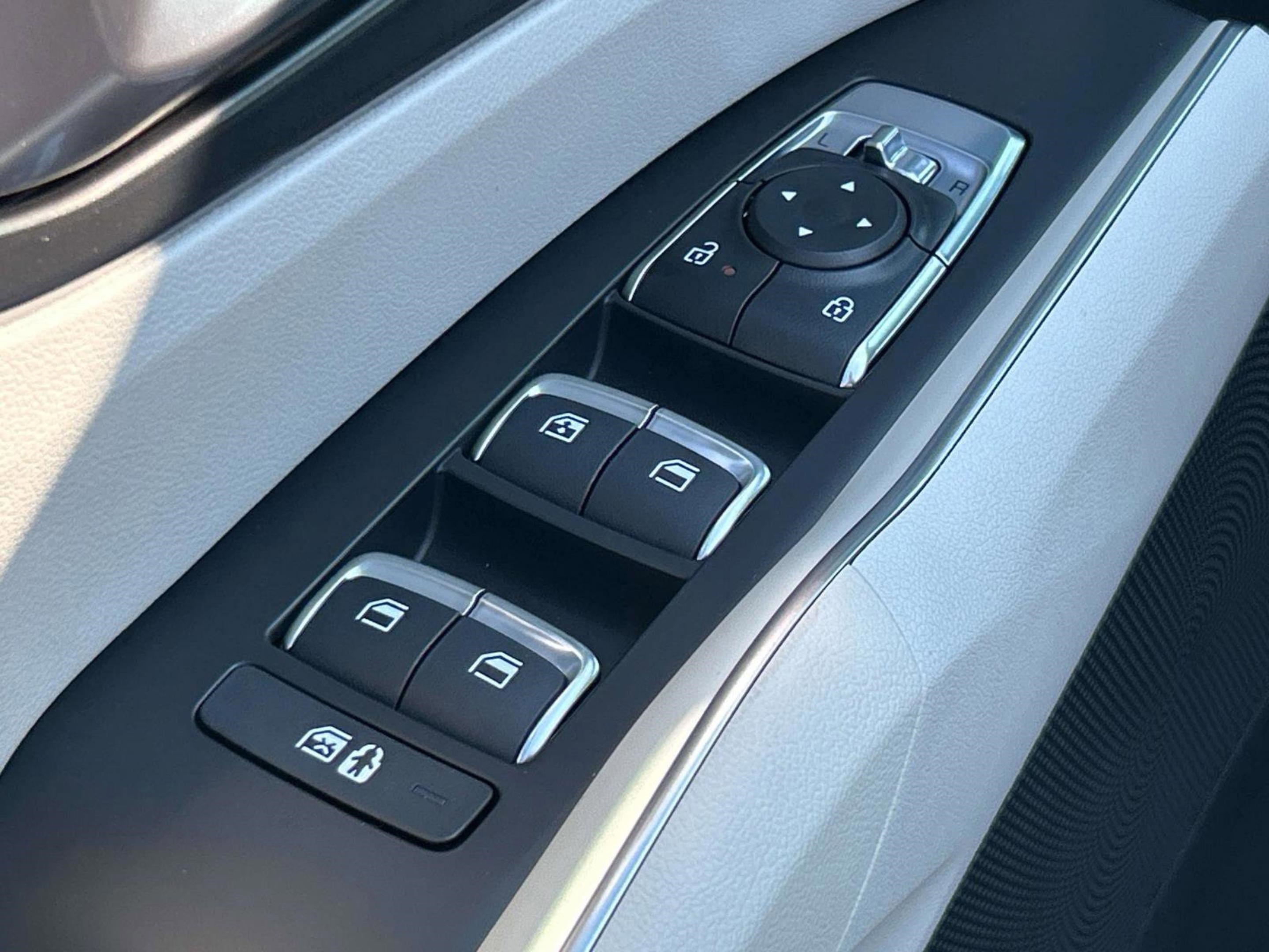 2025 Kia Sorento Hybrid EX photo 20