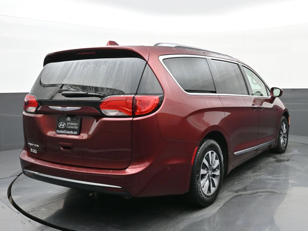 2020 Chrysler Pacifica Touring Plus photo 3