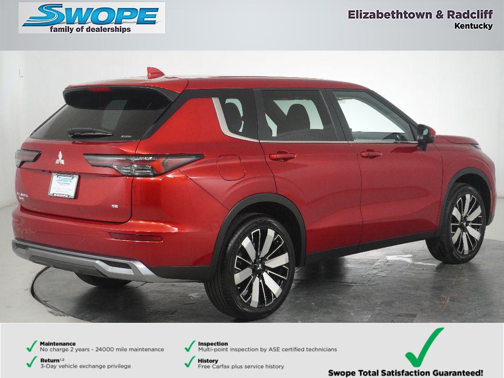 2025 Mitsubishi Outlander SE photo 3