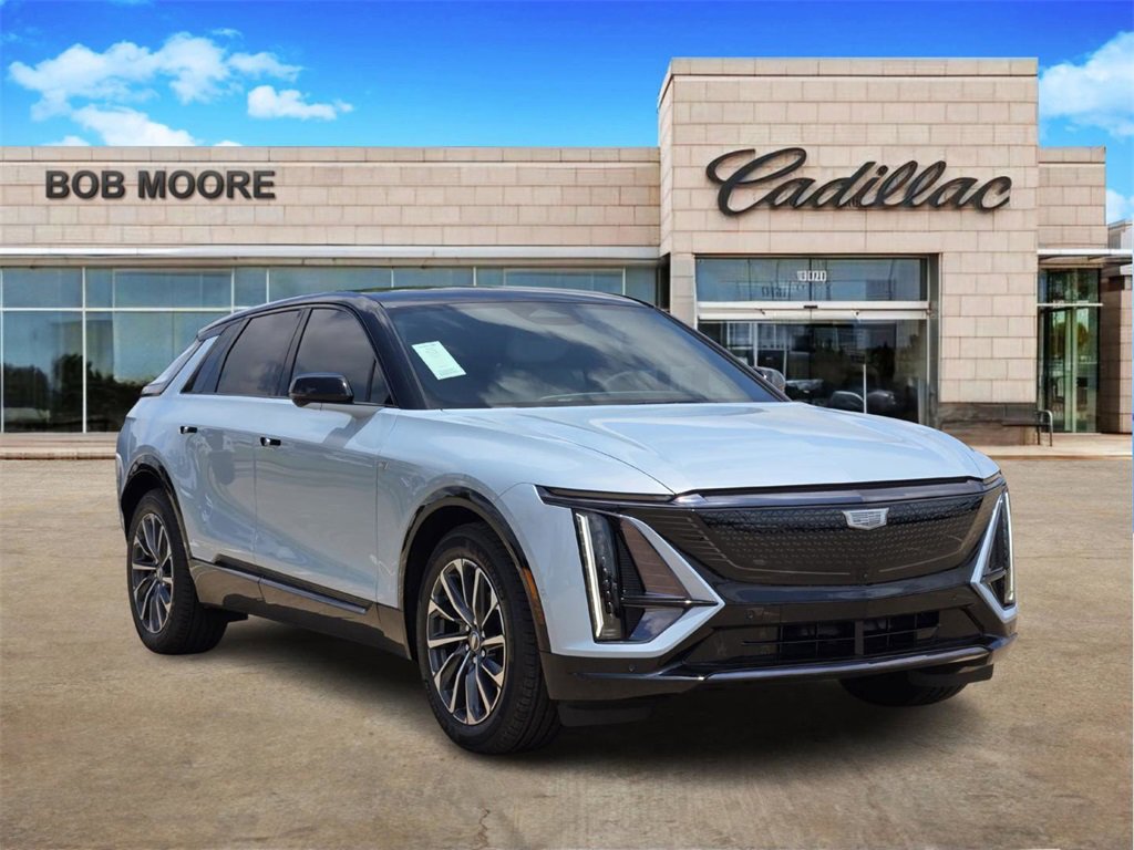 2025 Cadillac Lyriq Sport photo 3