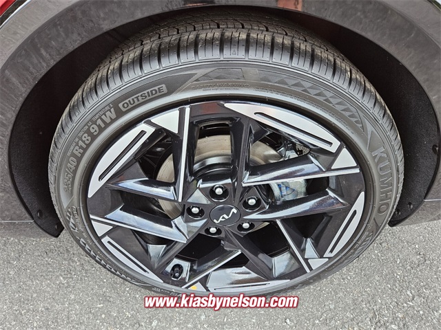 2025 Kia K4 GT-Line photo 8