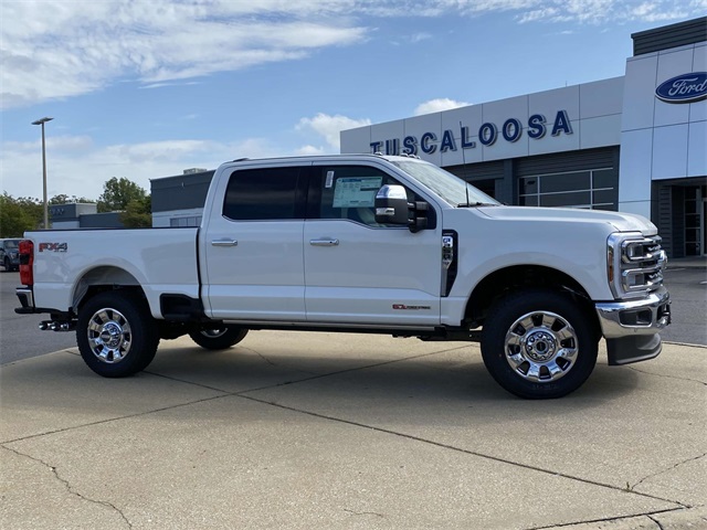 2025 Ford F-250 photo 2