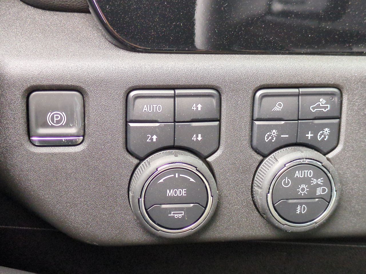 2025 Chevrolet Silverado 1500 RST photo 17