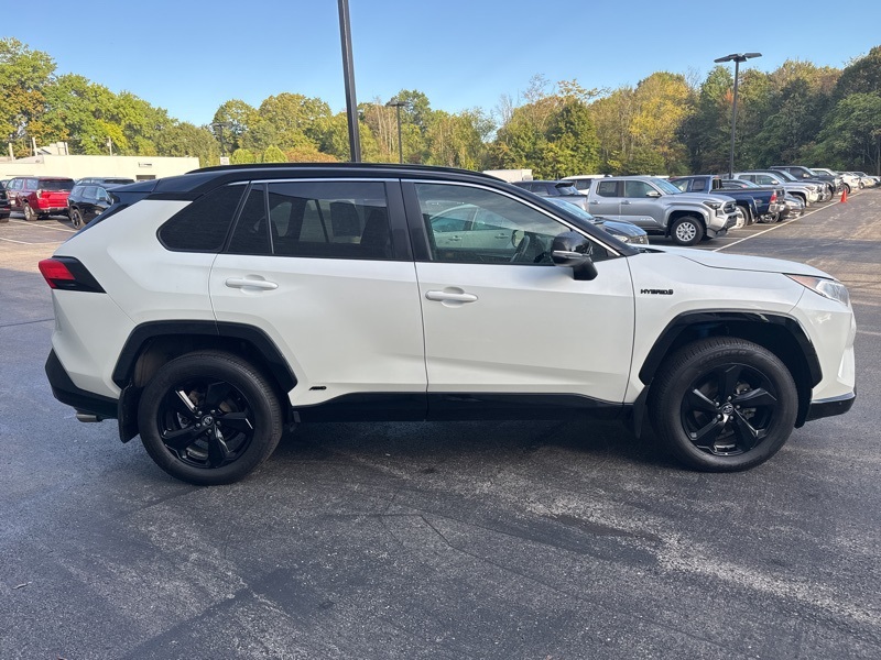2021 Toyota RAV4 Hybrid XSE photo 2