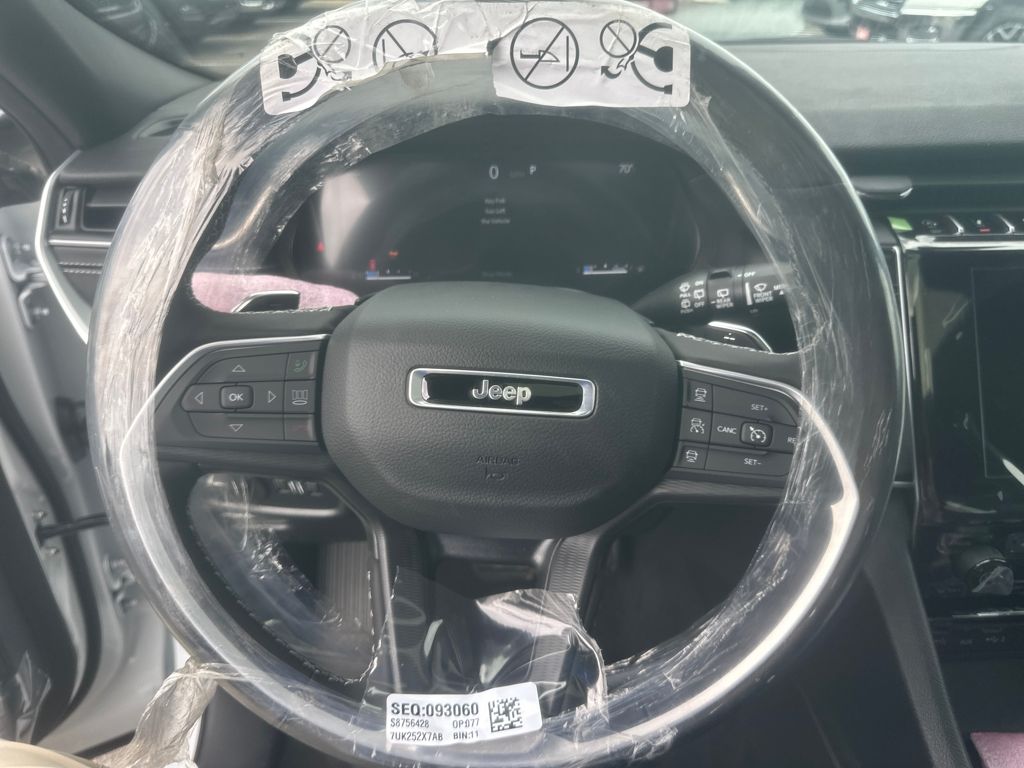 2025 Jeep Grand Cherokee Altitude X photo 7