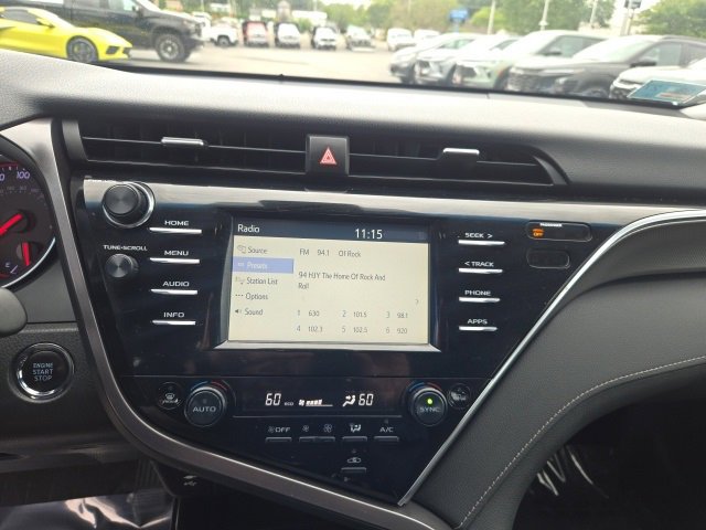 2018 Toyota Camry XSE photo 14