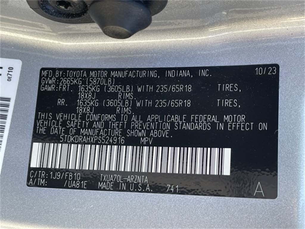2023 Toyota Highlander LE photo 21