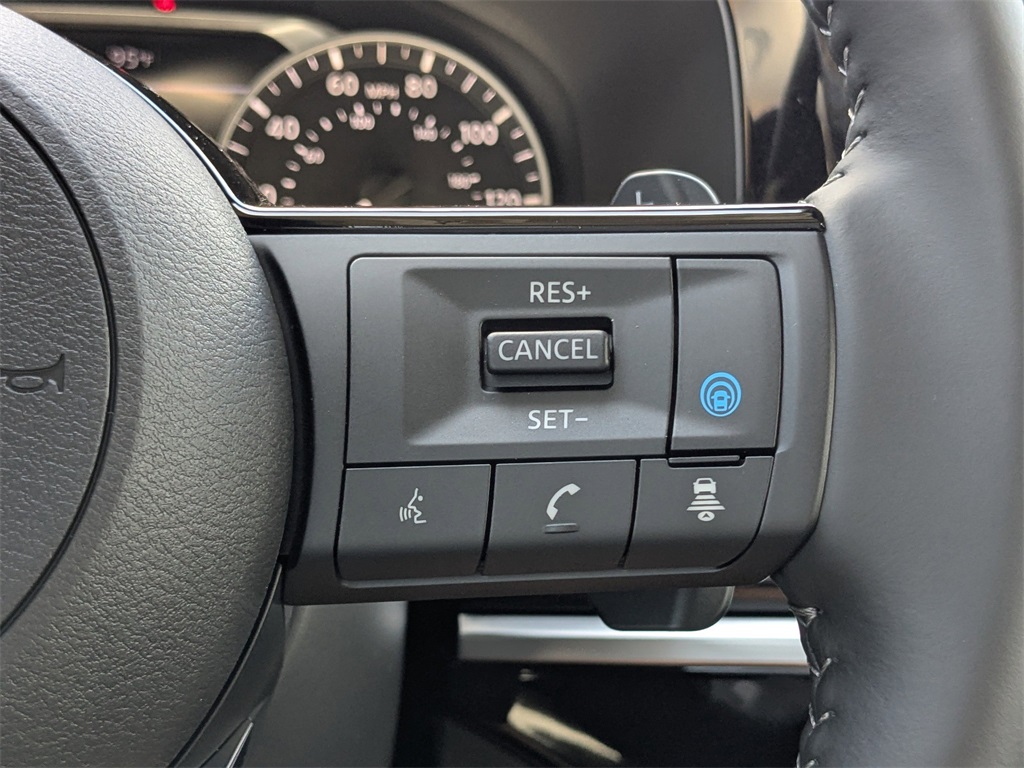 2025 Nissan Pathfinder SL photo 27