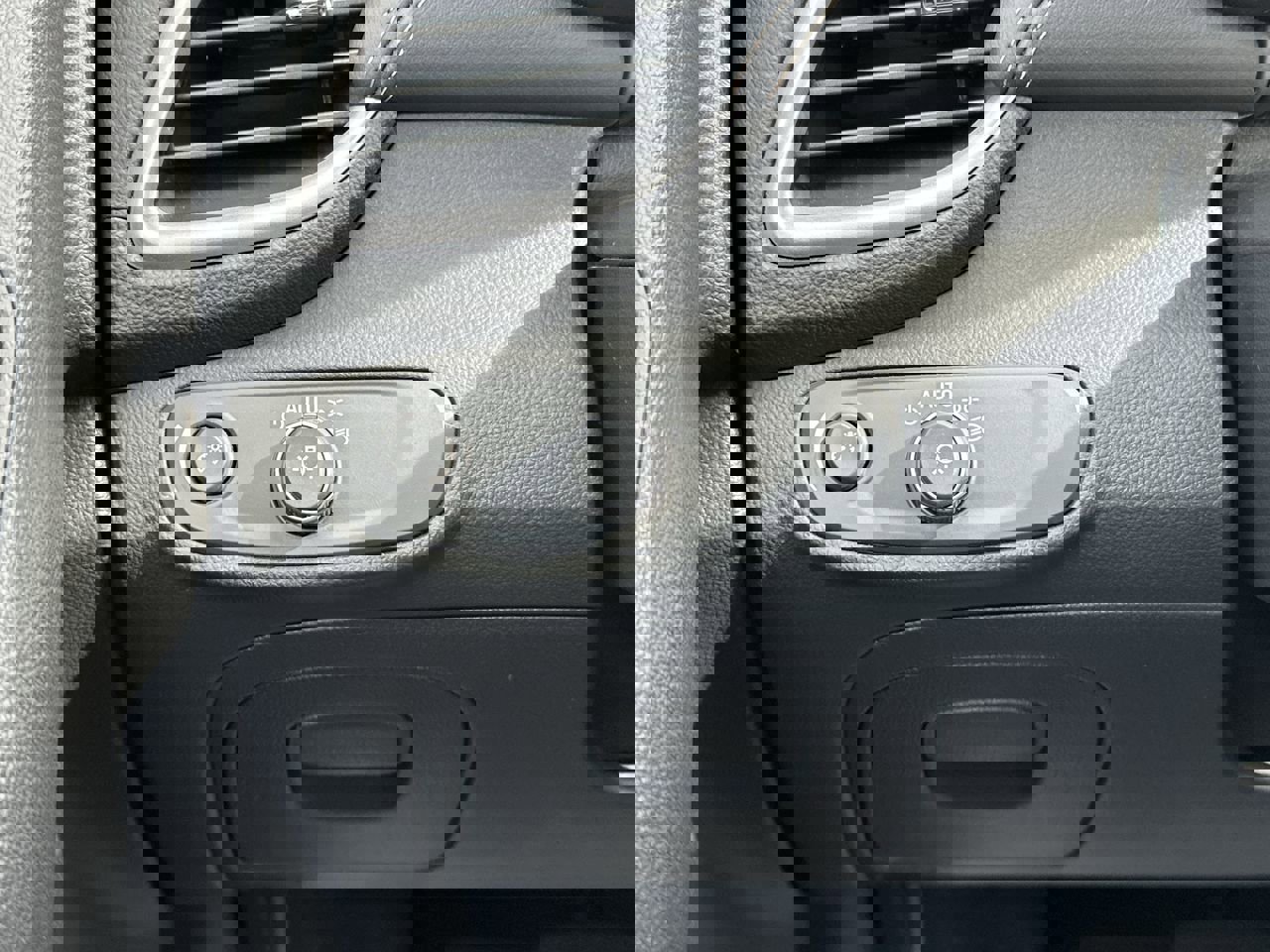 2022 Chevrolet Trax LT photo 18