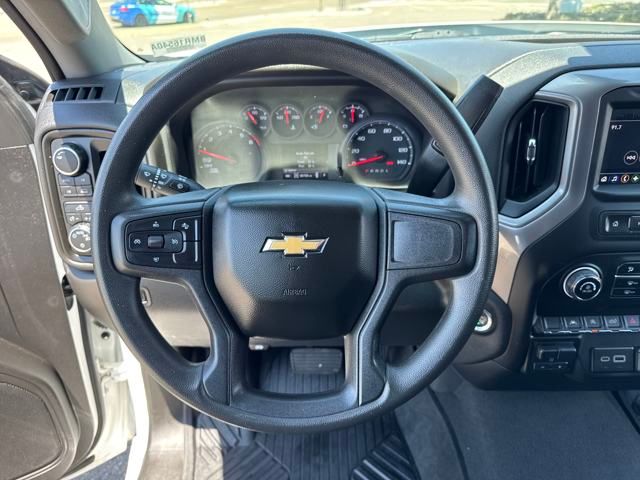 2023 Chevrolet Silverado 1500 Custom photo 8