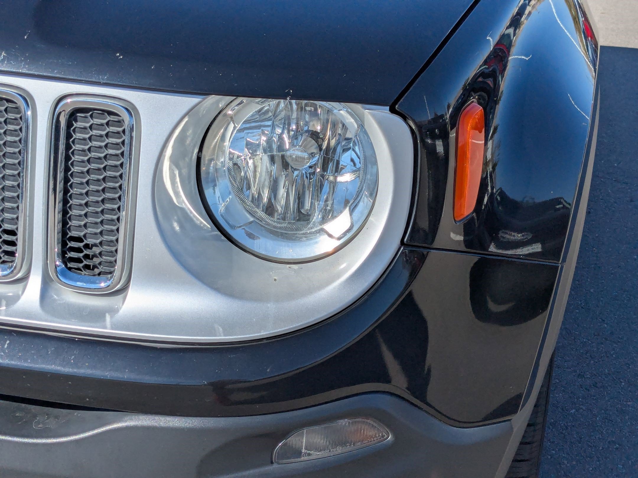 2016 Jeep Renegade Limited photo 3