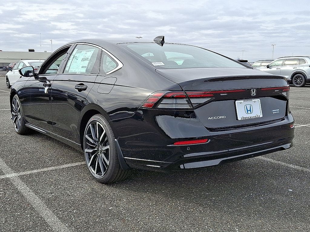 2025 Honda Accord Hybrid Touring photo 3