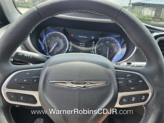 2025 Chrysler Pacifica photo 18