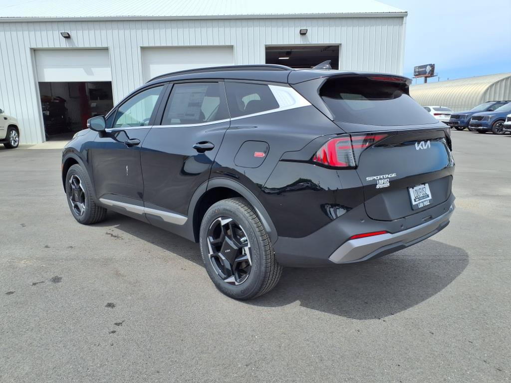 2026 Kia Sportage EX photo 3