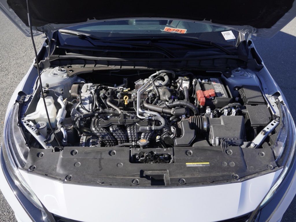 2024 Nissan Altima 2.5 SR photo 2