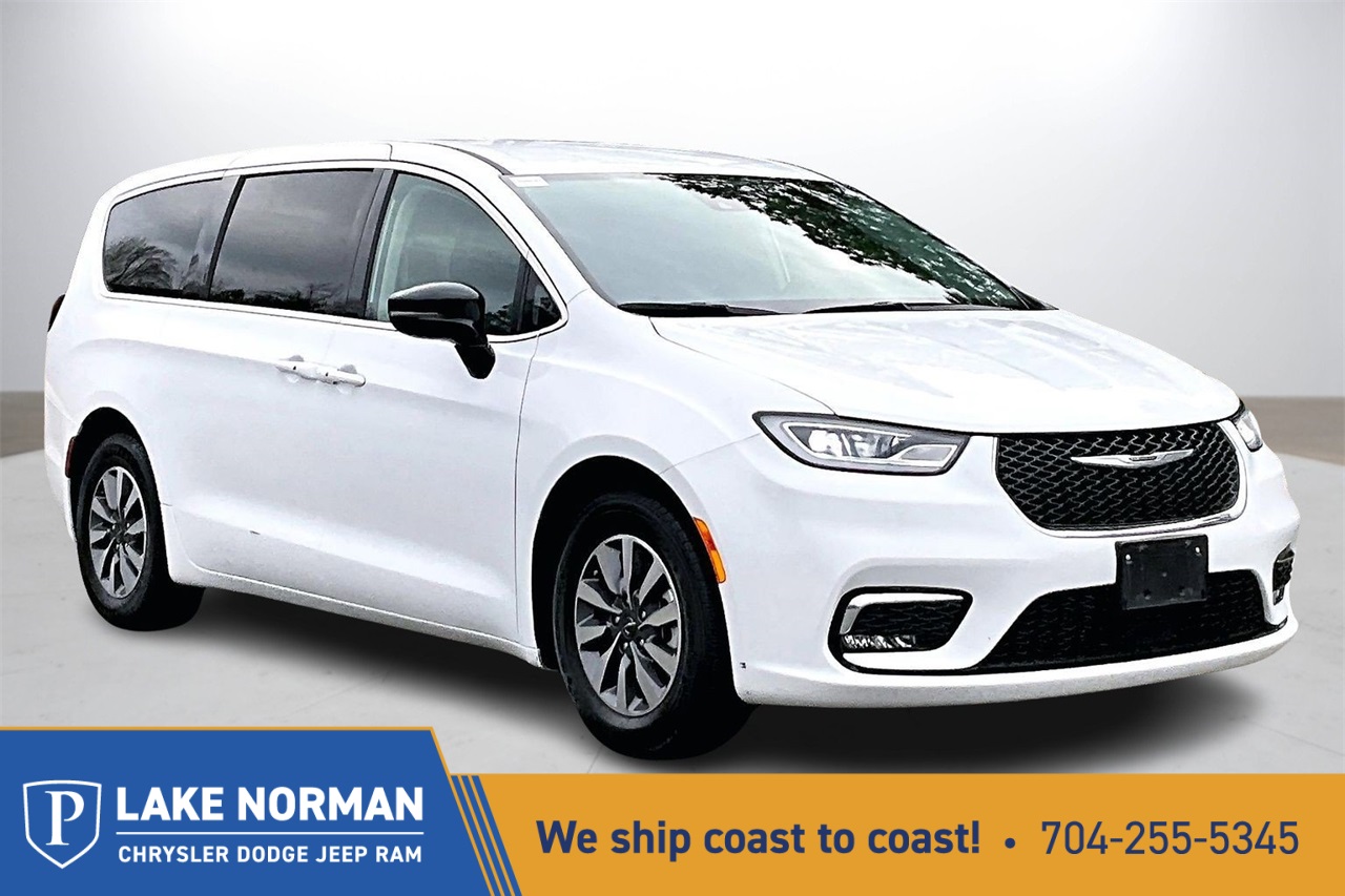2024 Chrysler Pacifica PHEV Select