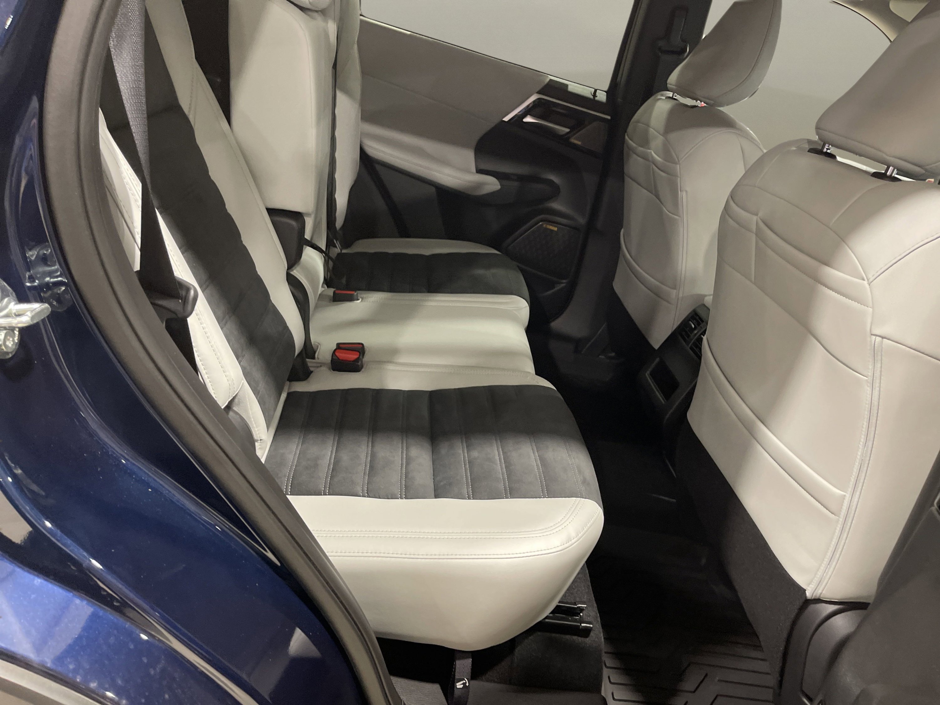 2025 Mitsubishi Outlander SE photo 15