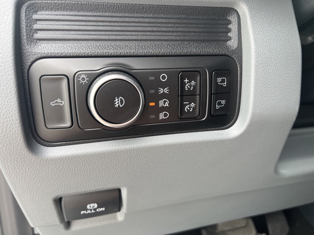 2025 Ford F-350 XLT photo 4