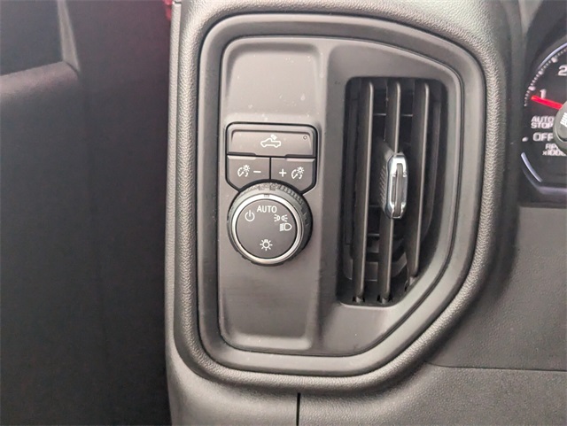 2023 Chevrolet Silverado 1500 Custom photo 23
