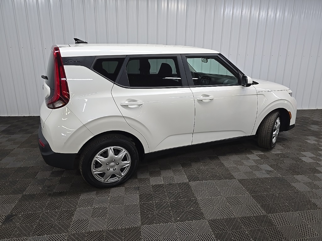 2021 Kia Soul LX photo 3