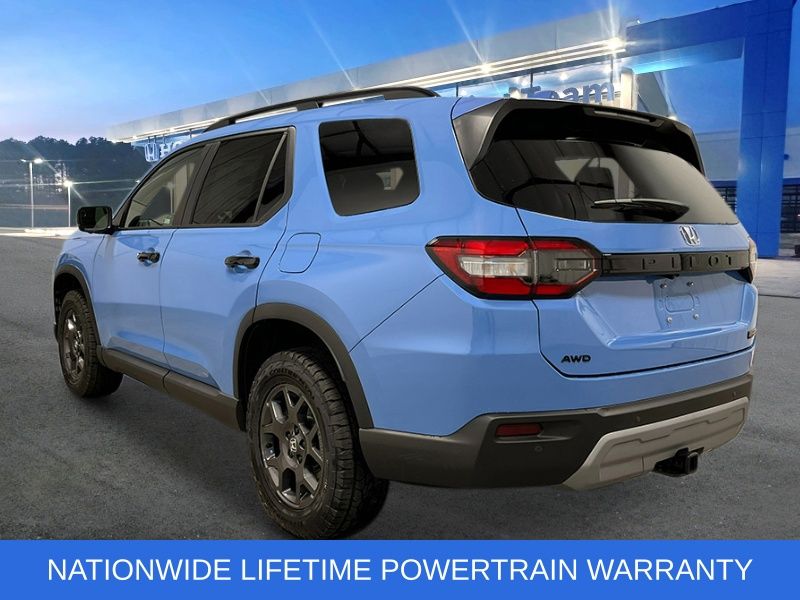 2025 Honda Pilot TrailSport photo 2
