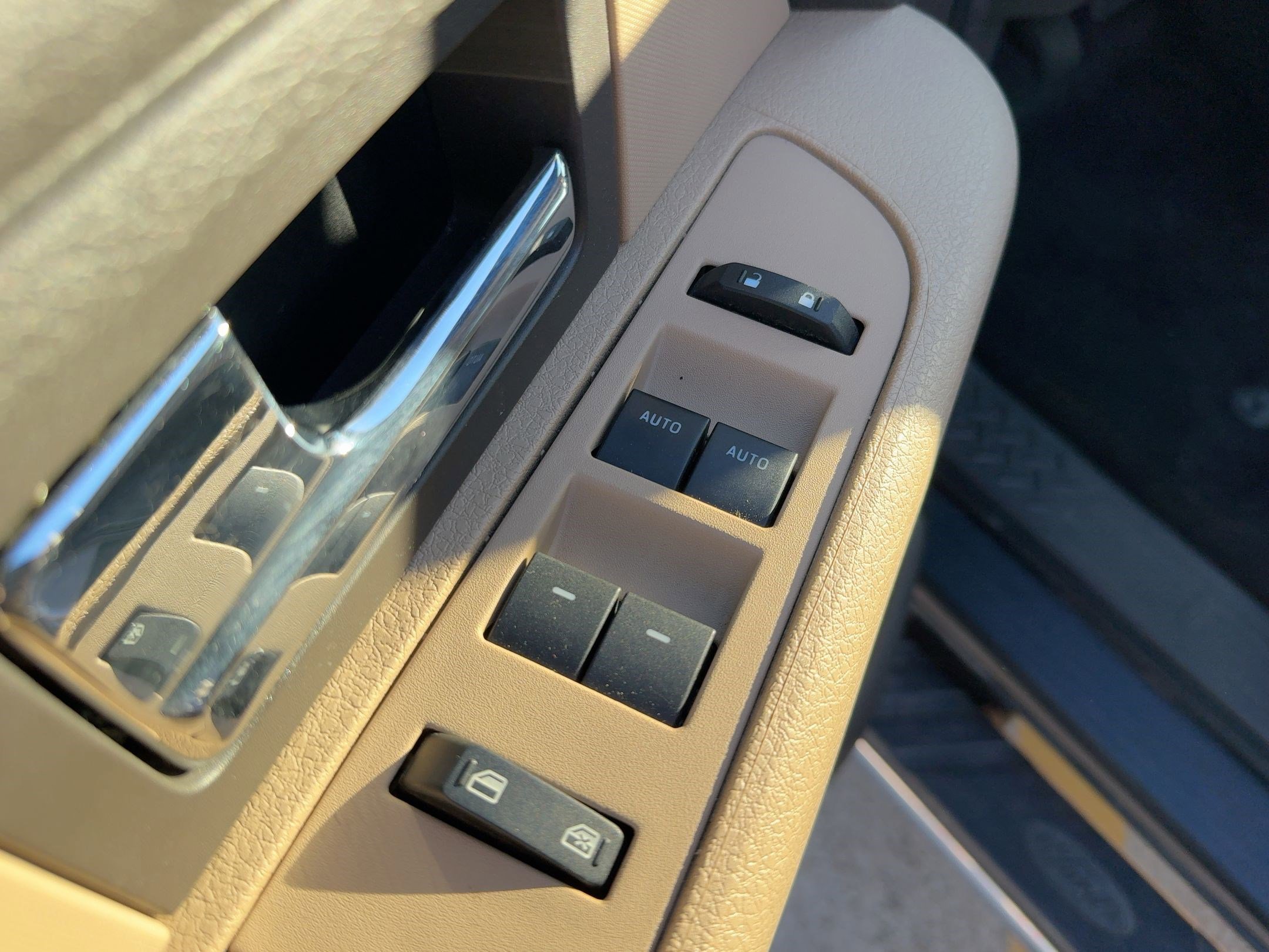 2014 Ford F-150 XLT photo 26