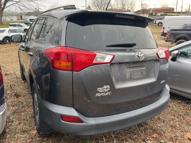 2015 Toyota RAV4 XLE photo 4
