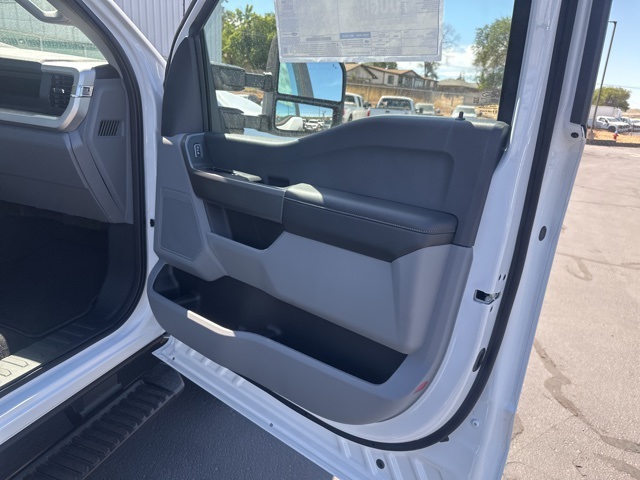 2025 Ford F-350 XL photo 4