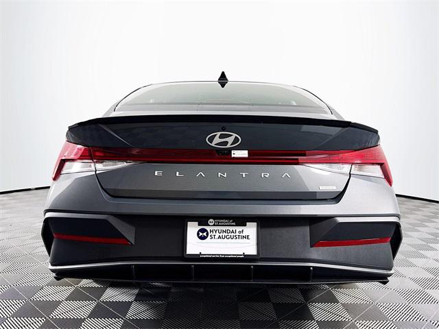 2025 Hyundai Elantra Hybrid SEL Sport photo 5