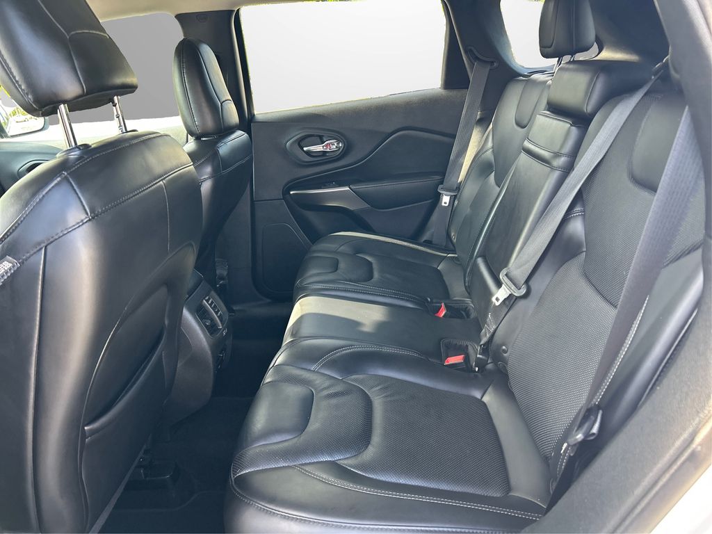2019 Jeep Cherokee Limited photo 10