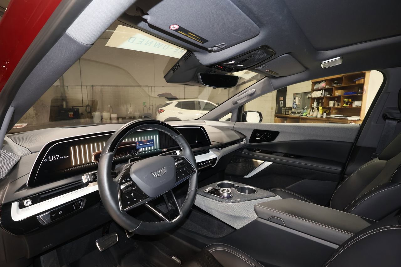 2025 Cadillac Optiq Sport photo 9
