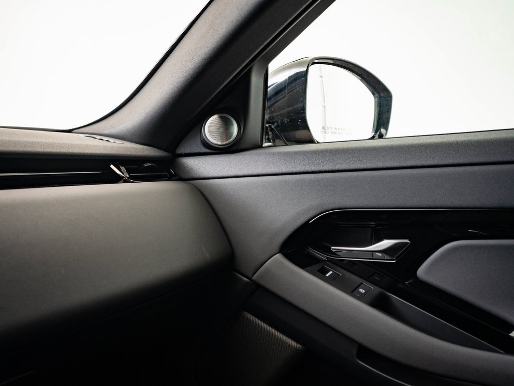 2026 Land Rover Range Rover Evoque Dynamic SE photo 31