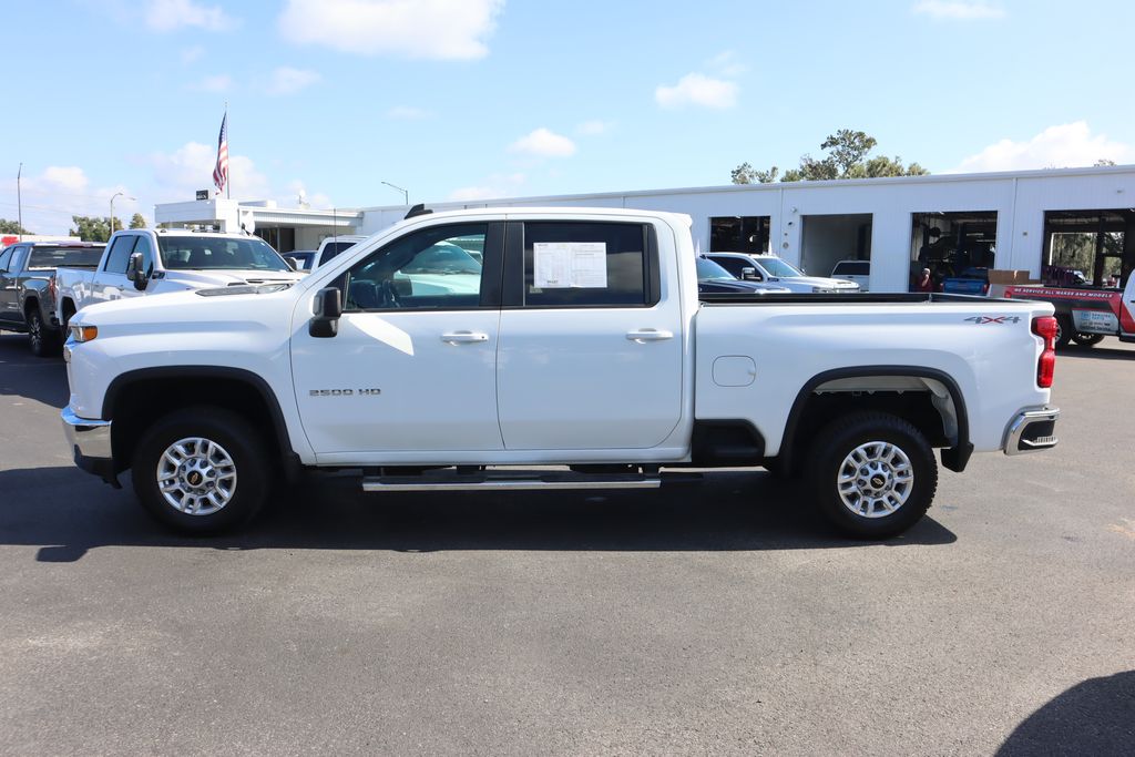 2022 Chevrolet Silverado 2500HD LT photo 4