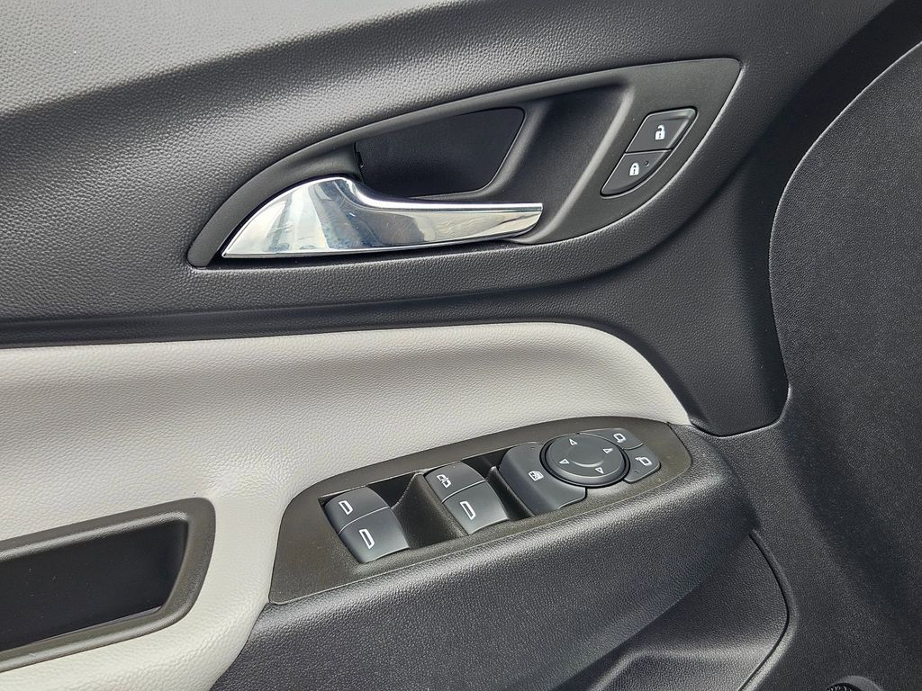 2023 Chevrolet Equinox LT photo 10