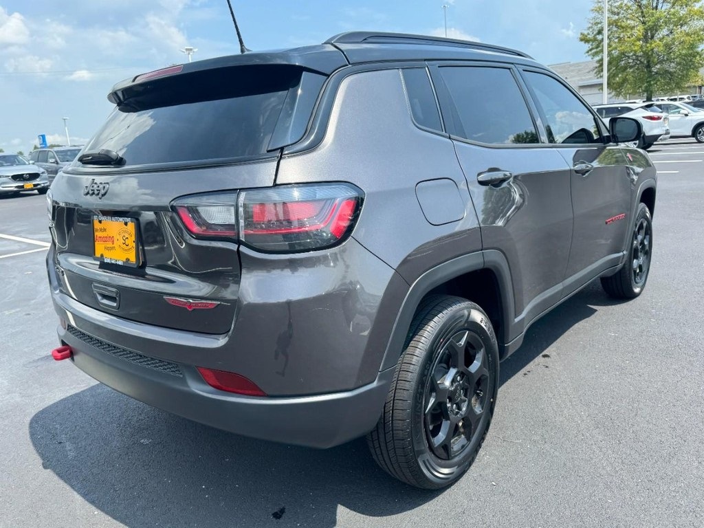 2023 Jeep Compass Trailhawk photo 2