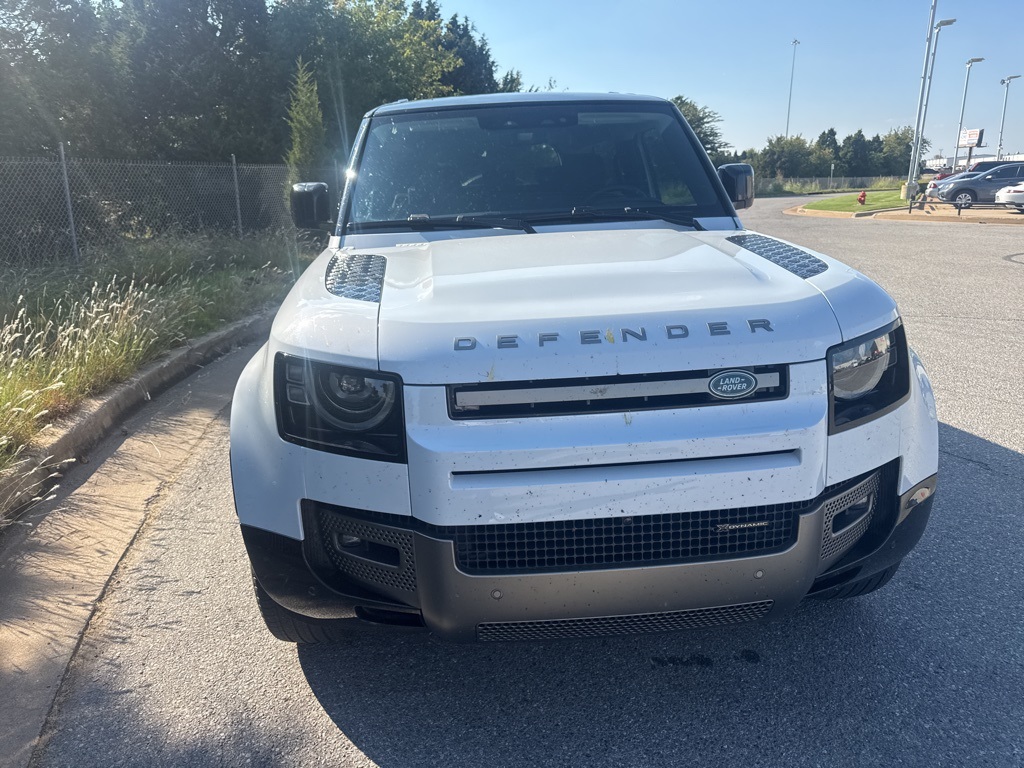 2023 Land Rover Defender 90 X-Dynamic SE photo 3