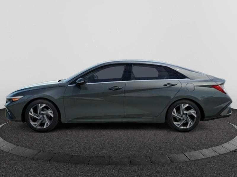 2025 Hyundai Elantra Limited photo 3