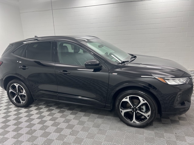 2023 Ford Escape ST-Line Select photo 4