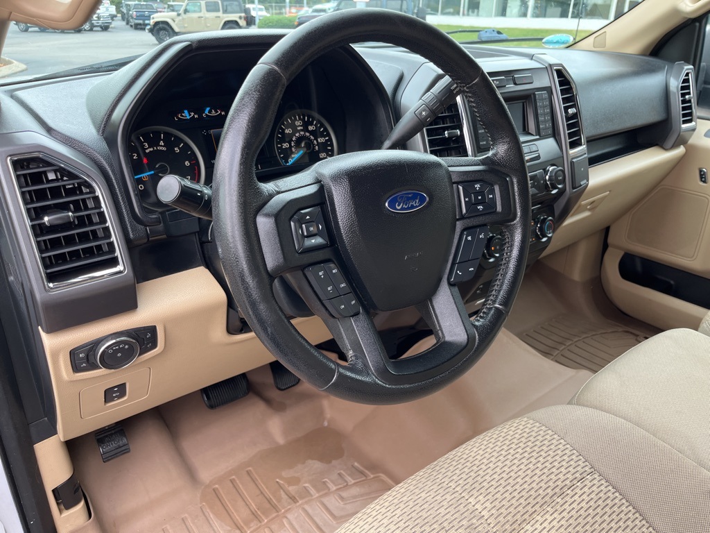 2016 Ford F-150 XLT photo 4