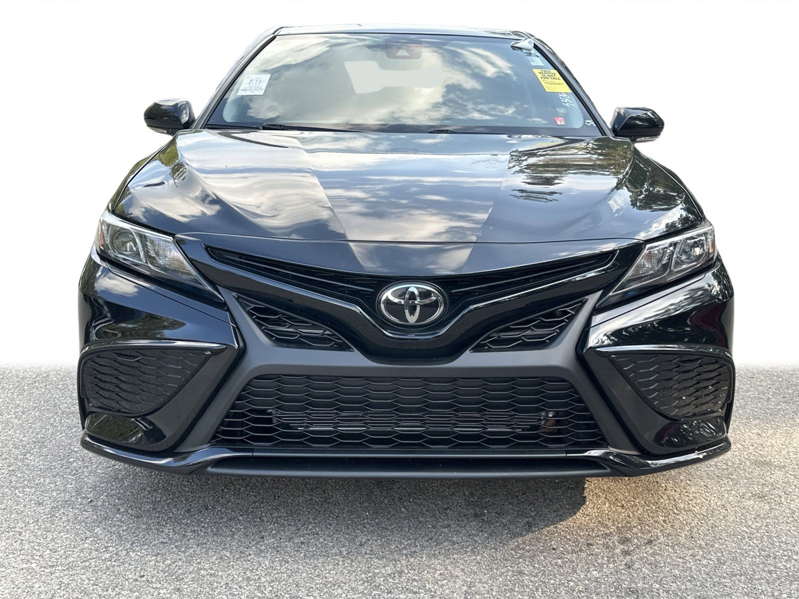 2022 Toyota Camry SE photo 9