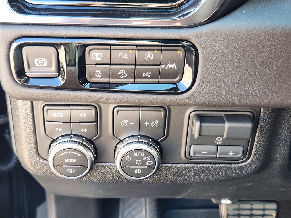 2026 Gmc Yukon XL AT4 Ultimate photo 13