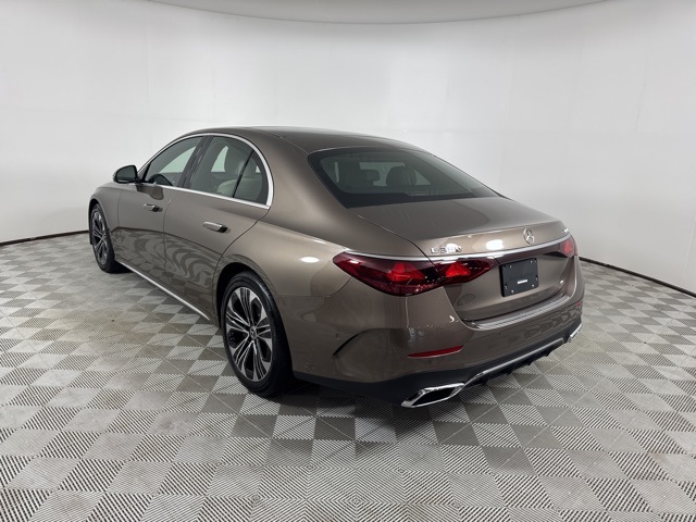 2026 Mercedes Benz E 4MATIC photo 5
