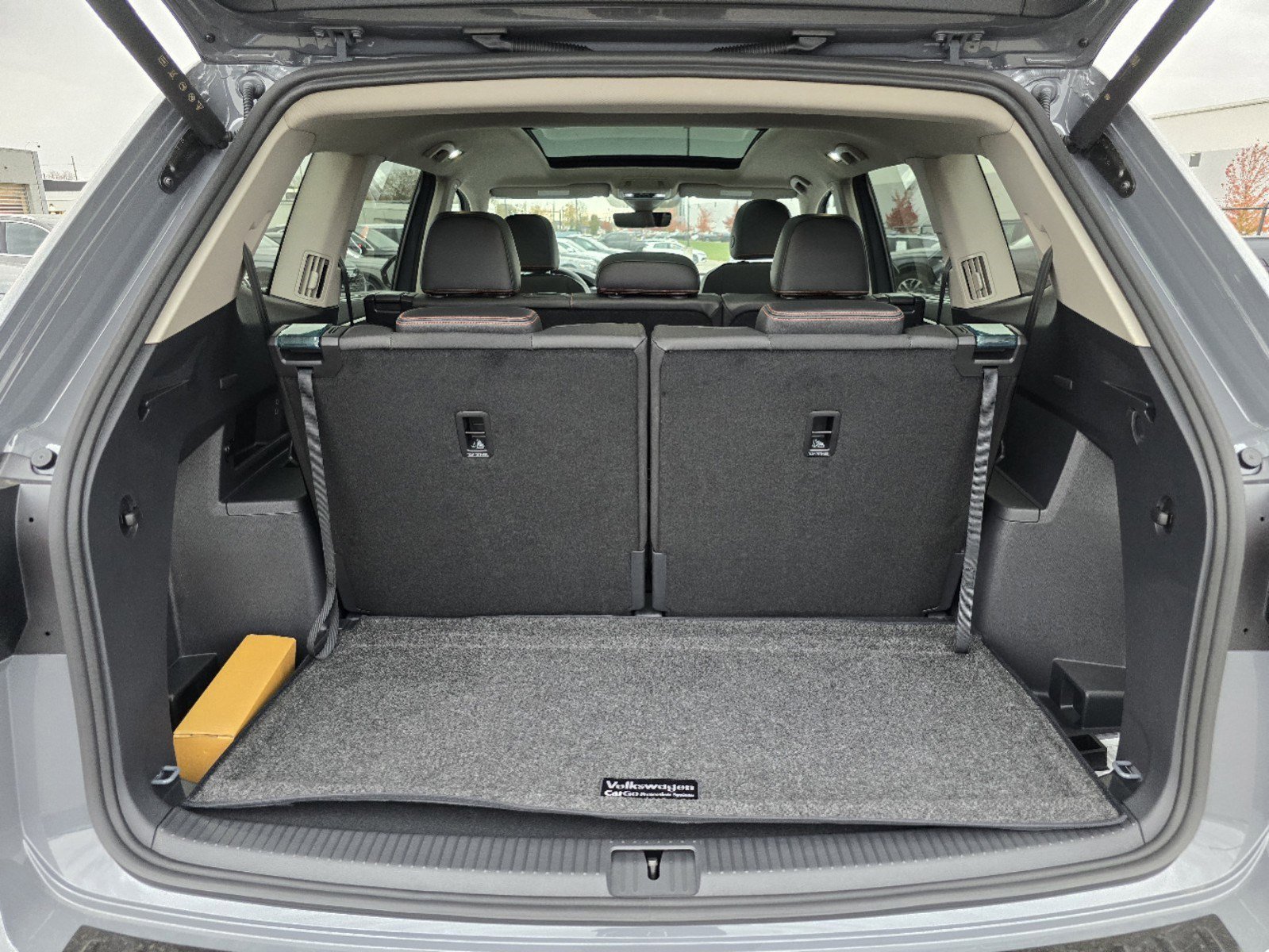 2025 Volkswagen Atlas Peak Edition photo 8